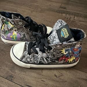 Toddler boy DC Comics converse size 9